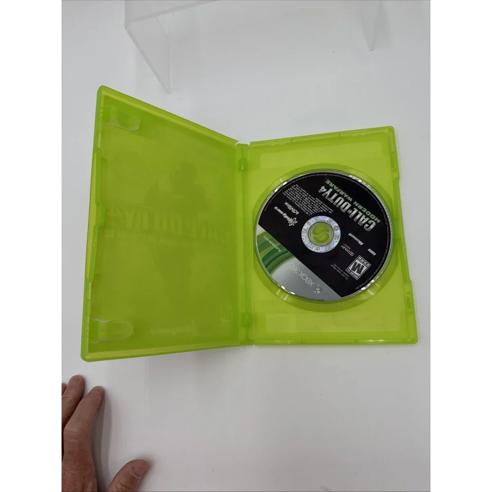 Call of Duty 4: Modern Warfare -- Platinum Hits (Microsoft Xbox 360, 2010) Game